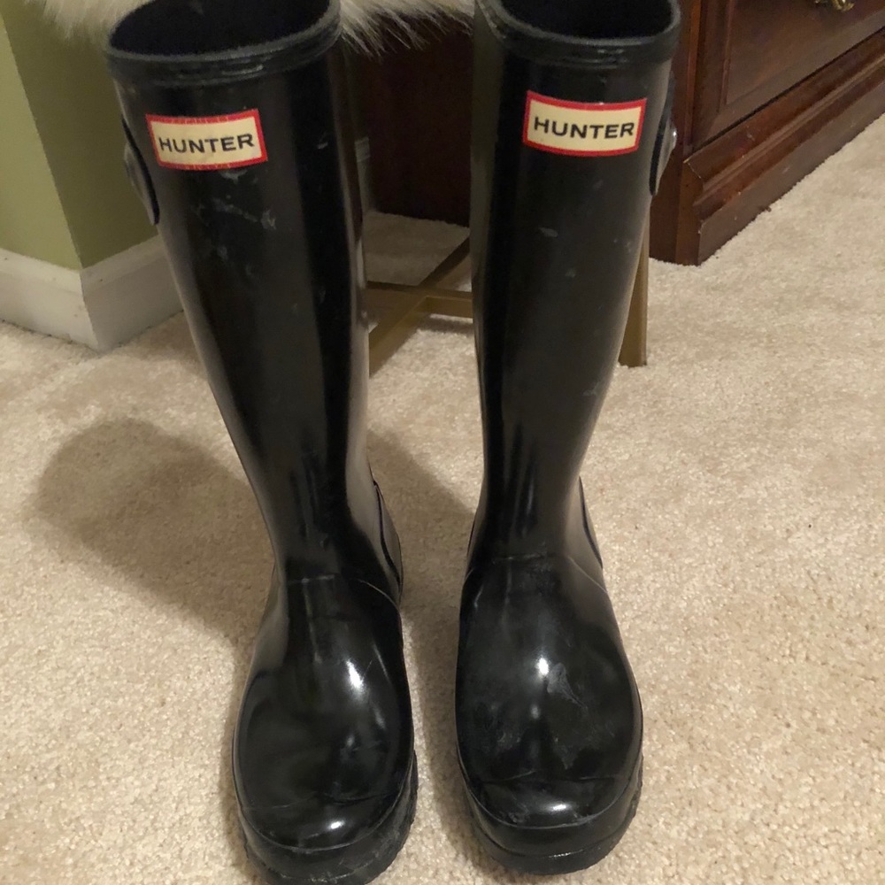 Hunter black gloss rain boot